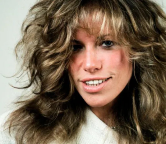 Carly Simon Reveals Parkinson’s Diagnosis, Opens Up About Life With the Disease